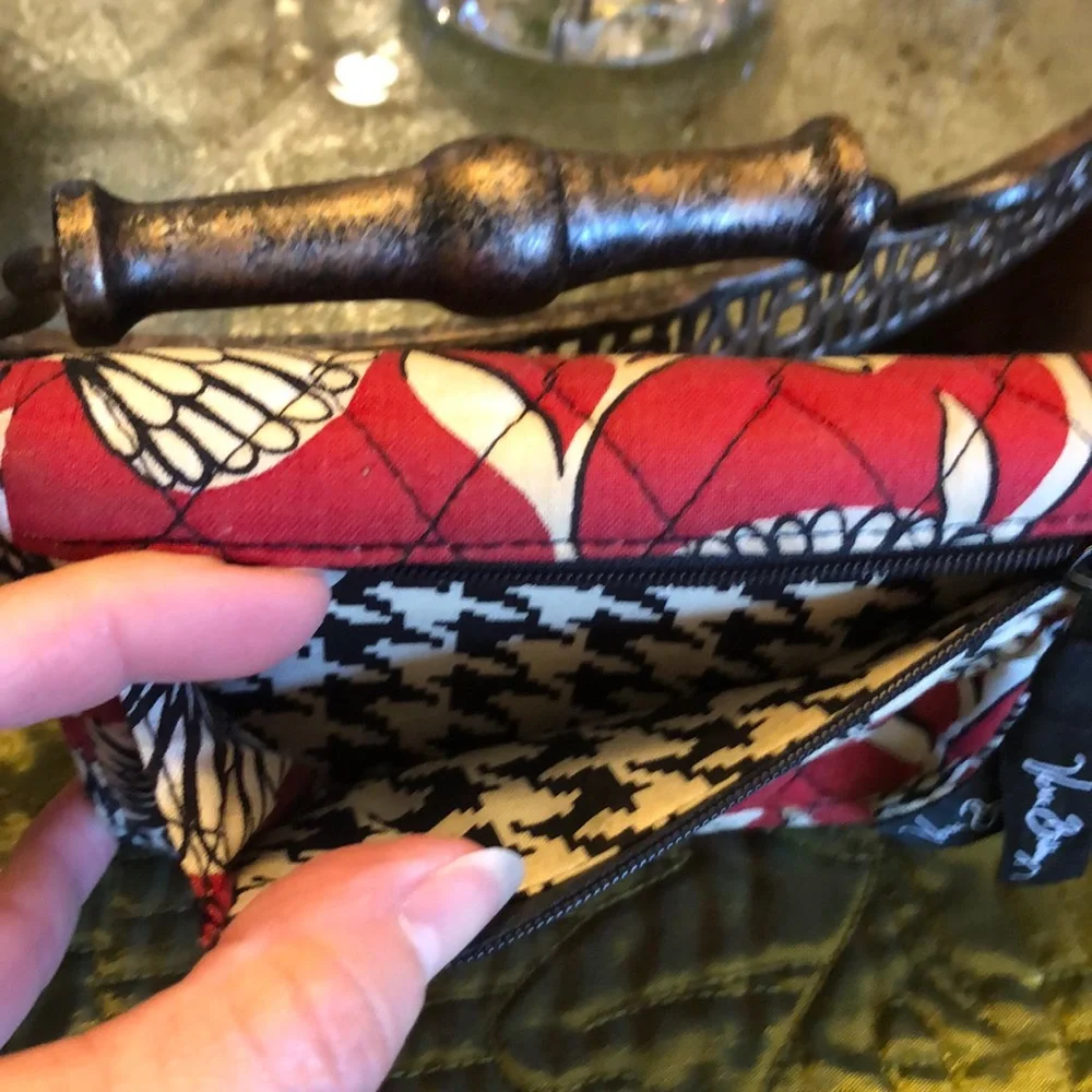 Vera Bradley Red & Black paisley wallet - Picture 3 of 11